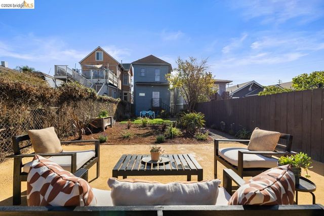 3239 Adeline St, Oakland, CA 94608