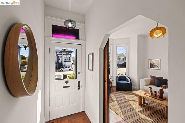 3239 Adeline St, Oakland, CA 94608