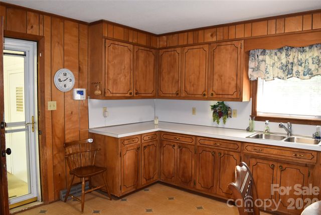 217 Redwood Lane, Lincolnton, NC 28092