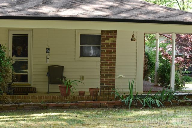 217 Redwood Lane, Lincolnton, NC 28092