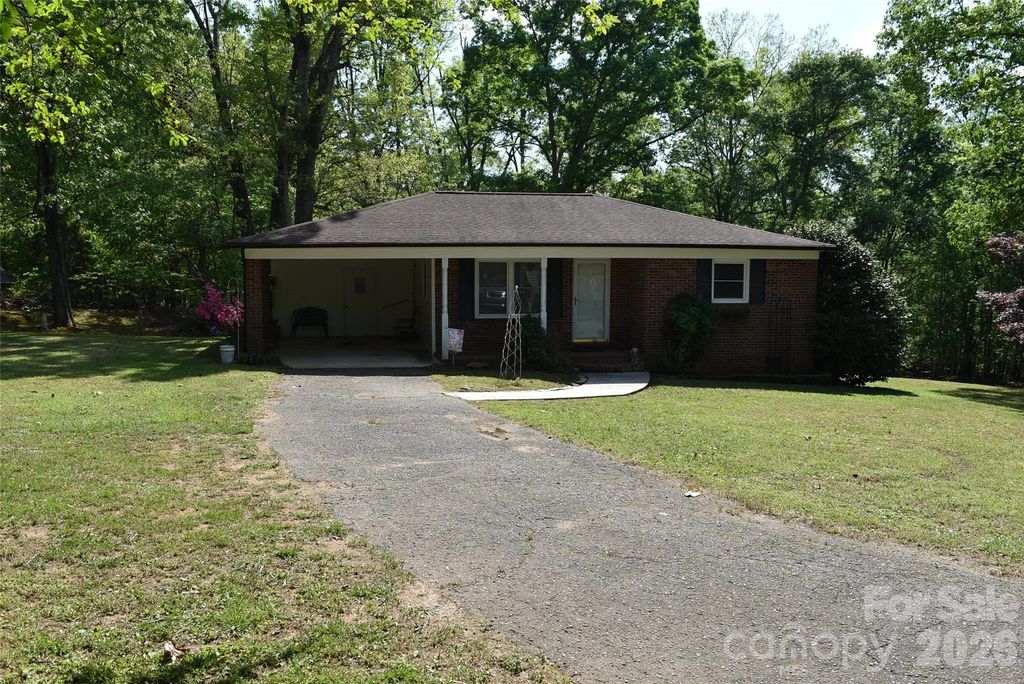 217 Redwood Lane, Lincolnton, NC 28092