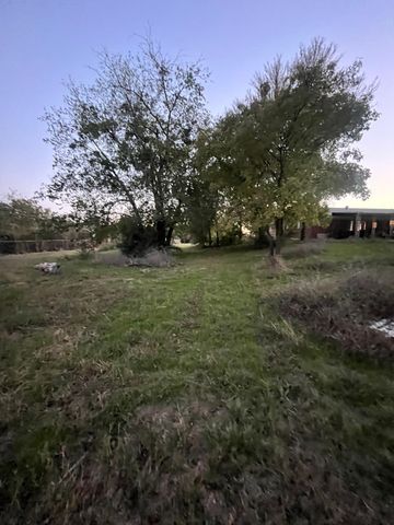 1617 Florence Drive, Azle, TX 76020