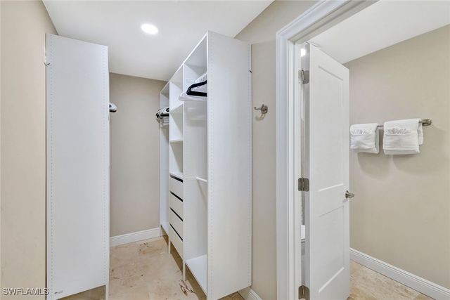 989 E Valley DR, Bonita Springs, FL 34134