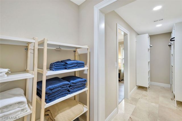 989 E Valley DR, Bonita Springs, FL 34134