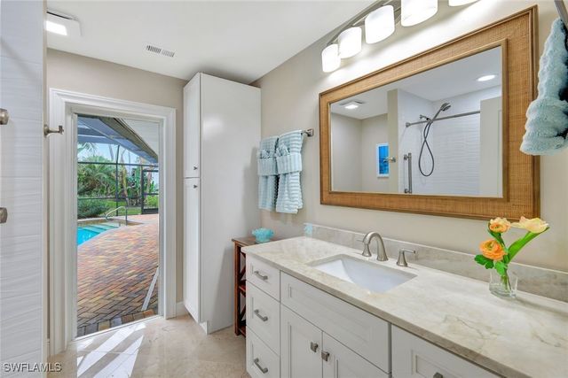 989 E Valley DR, Bonita Springs, FL 34134
