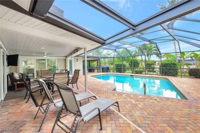 989 E Valley DR, Bonita Springs, FL 34134