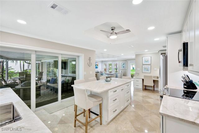 989 E Valley DR, Bonita Springs, FL 34134