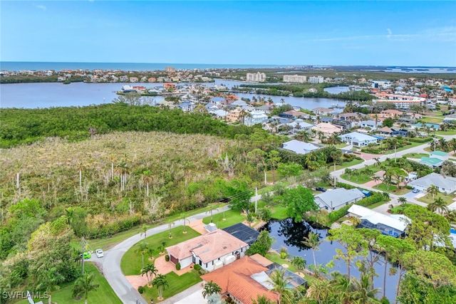 989 E Valley DR, Bonita Springs, FL 34134