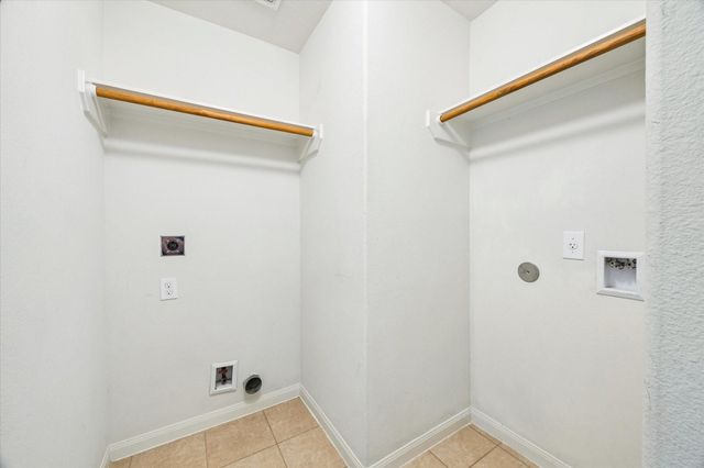 9907 Garnet Springs Drive, Rosharon, TX 77583