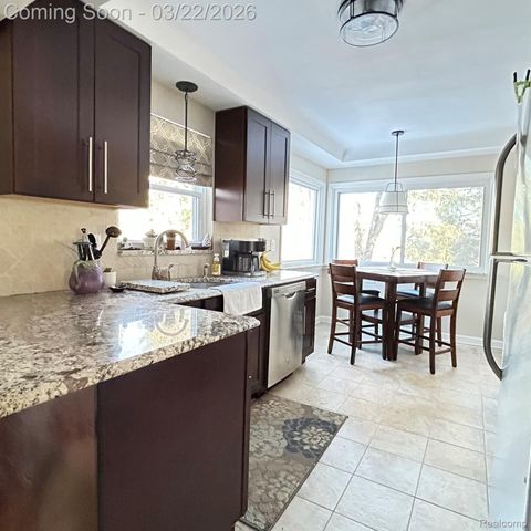 24500 Tudor Lane, Franklin Village, MI 48025