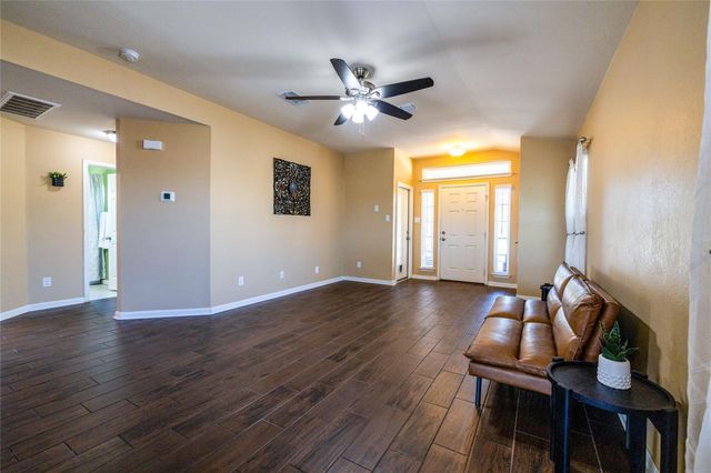 1514 Wedgewood CV, Lockhart, TX 78644