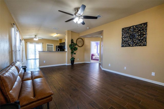1514 Wedgewood CV, Lockhart, TX 78644