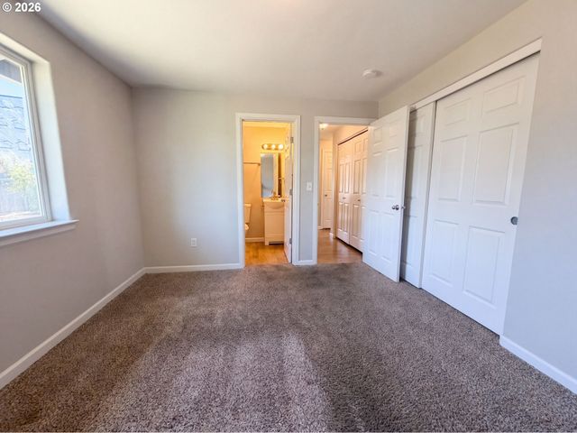 3042 COLLEEN St, Salem, OR 97305