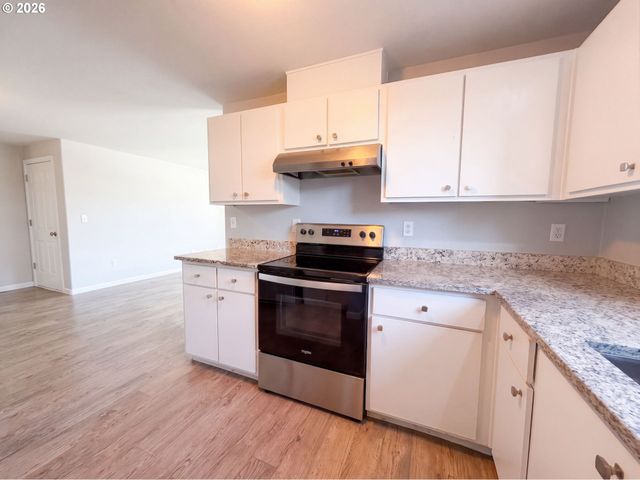 3042 COLLEEN St, Salem, OR 97305