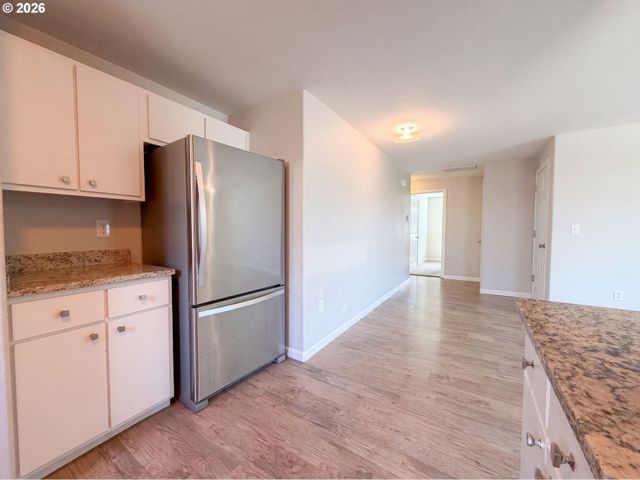 3042 COLLEEN St, Salem, OR 97305