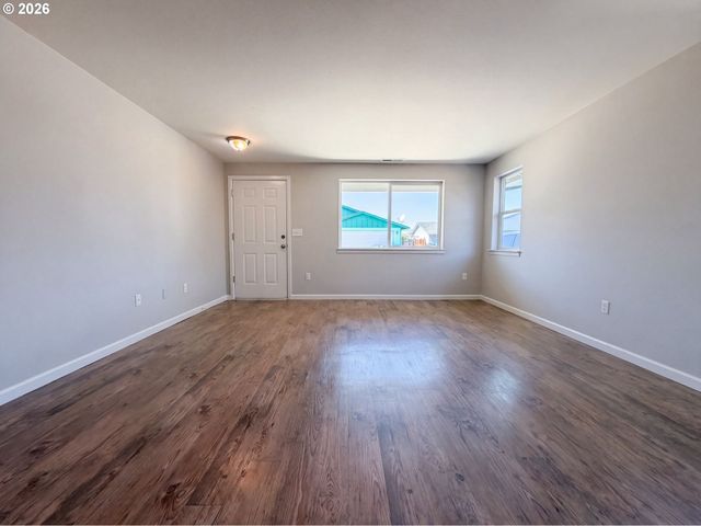 3042 COLLEEN St, Salem, OR 97305