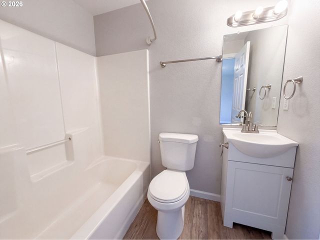 3042 COLLEEN St, Salem, OR 97305