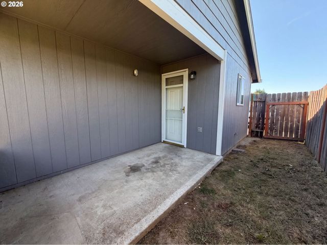 3042 COLLEEN St, Salem, OR 97305