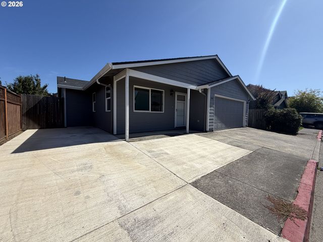 3042 COLLEEN St, Salem, OR 97305