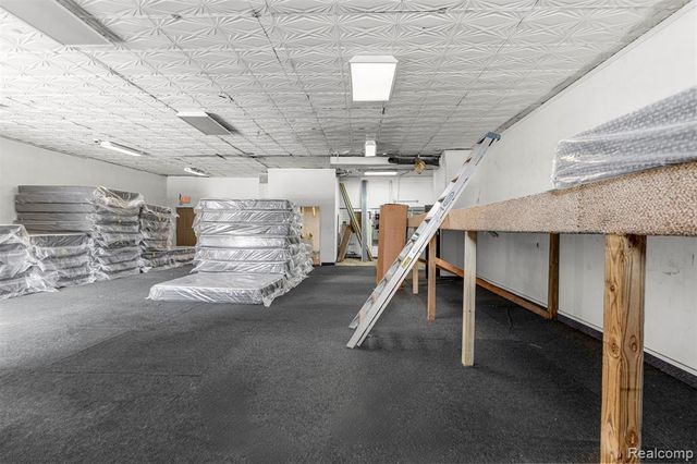 12434 8 Mile Road, Warren, MI 48089