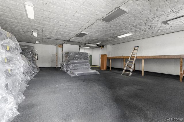 12434 8 Mile Road, Warren, MI 48089