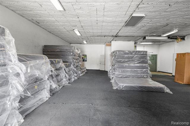 12434 8 Mile Road, Warren, MI 48089