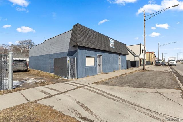 12434 8 Mile Road, Warren, MI 48089