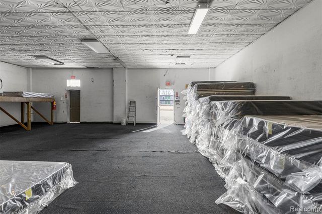 12434 8 Mile Road, Warren, MI 48089