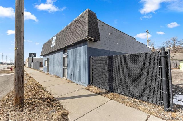 12434 8 Mile Road, Warren, MI 48089