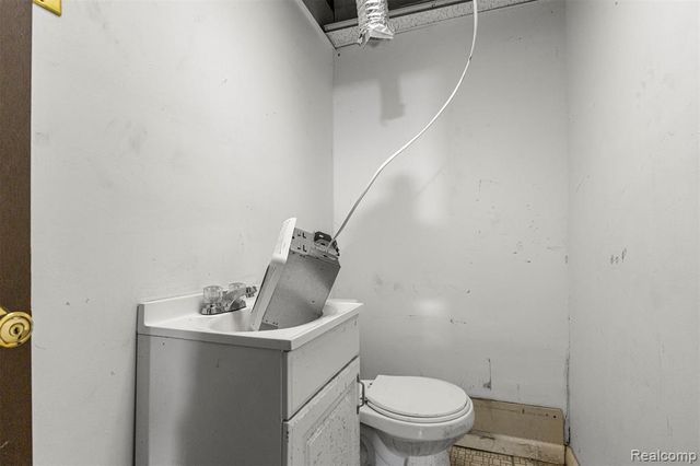 12434 8 Mile Road, Warren, MI 48089