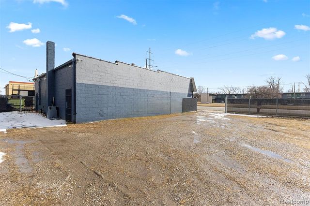 12434 8 Mile Road, Warren, MI 48089