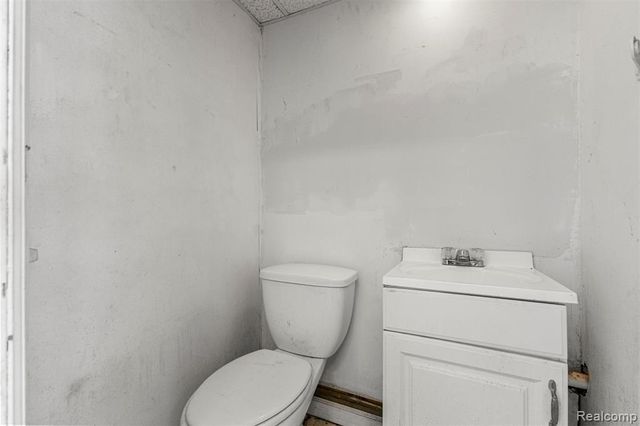 12434 8 Mile Road, Warren, MI 48089