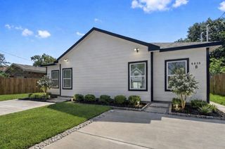 6010 Bobby Burns Street B, Houston, TX 77028