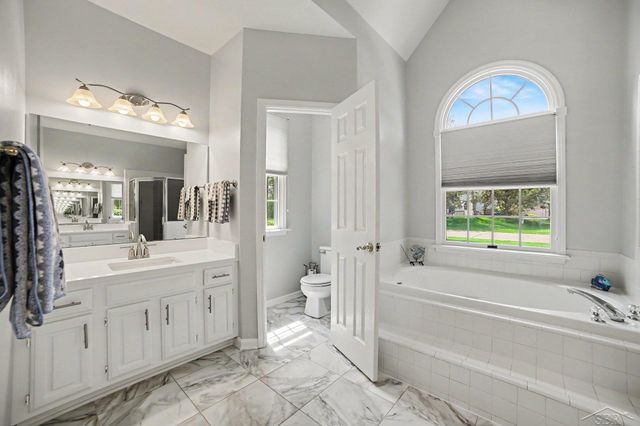 28 Slatestone Drive, Saginaw Twp, MI 48603