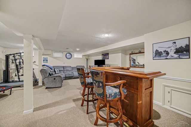 28 Slatestone Drive, Saginaw Twp, MI 48603