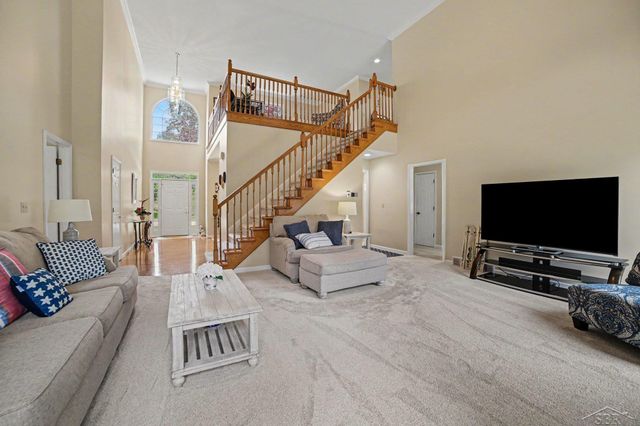 28 Slatestone Drive, Saginaw Twp, MI 48603