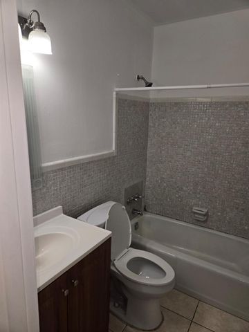 230 SW 11th Avenue 17, Hallandale Beach, FL 33009