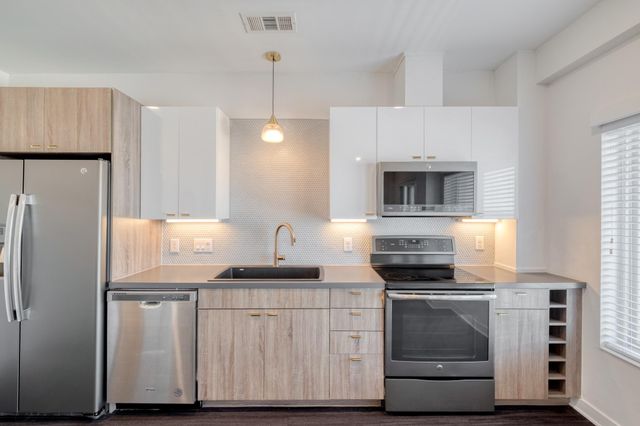 4361 S Congress Ave 527, Austin, TX 78745
