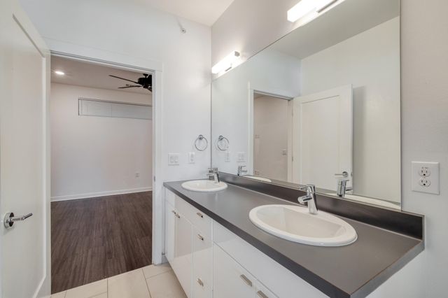 4361 S Congress Ave 527, Austin, TX 78745