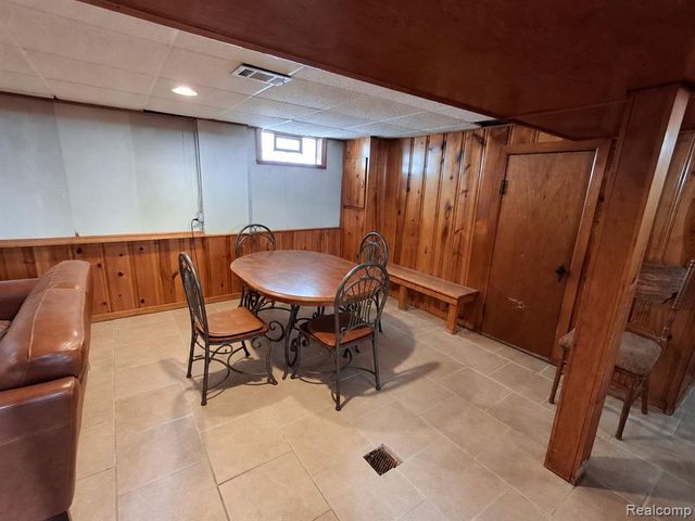 7733 Penrod Street, Detroit, MI 48228