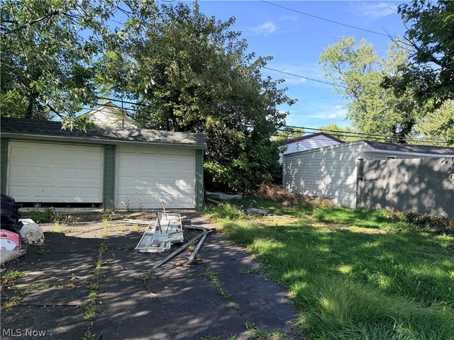 19907 Mountville Drive, Maple Heights, OH 44137