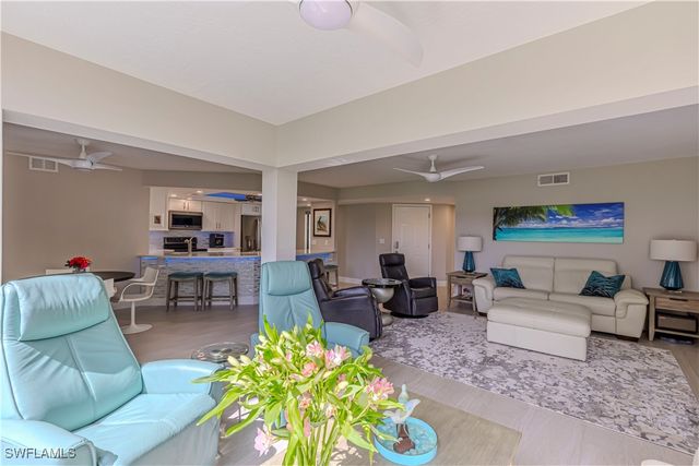 589 Beachwalk CIR P102, Naples, FL 34108