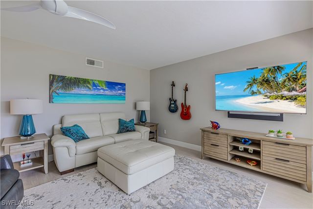 589 Beachwalk CIR P102, Naples, FL 34108