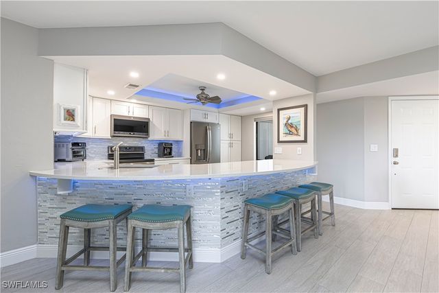 589 Beachwalk CIR P102, Naples, FL 34108