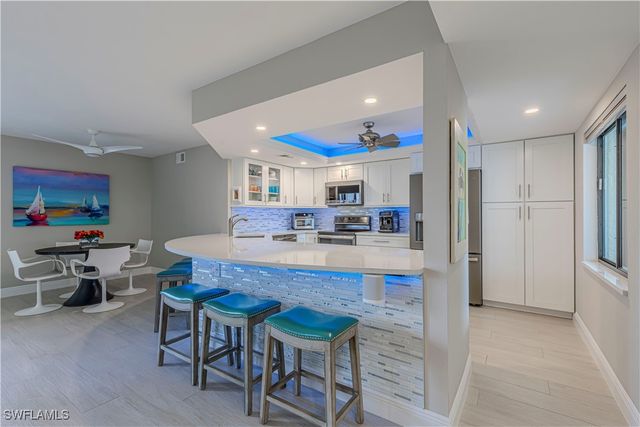 589 Beachwalk CIR P102, Naples, FL 34108