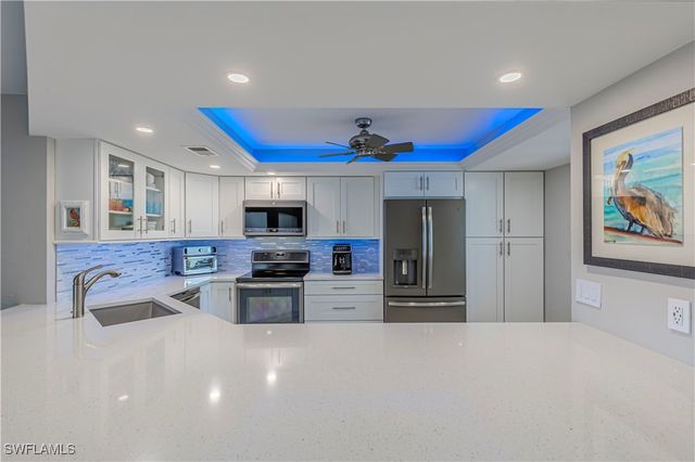 589 Beachwalk CIR P102, Naples, FL 34108