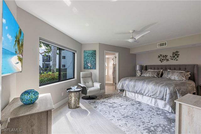 589 Beachwalk CIR P102, Naples, FL 34108