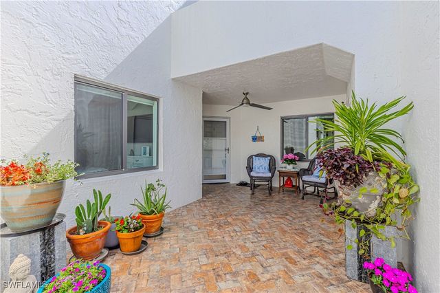 589 Beachwalk CIR P102, Naples, FL 34108