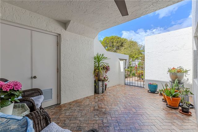 589 Beachwalk CIR P102, Naples, FL 34108