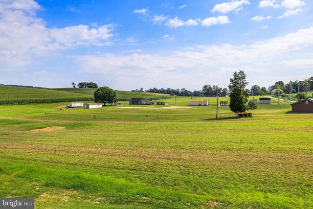 4300 BRENT DR, Spring Grove, PA 17362